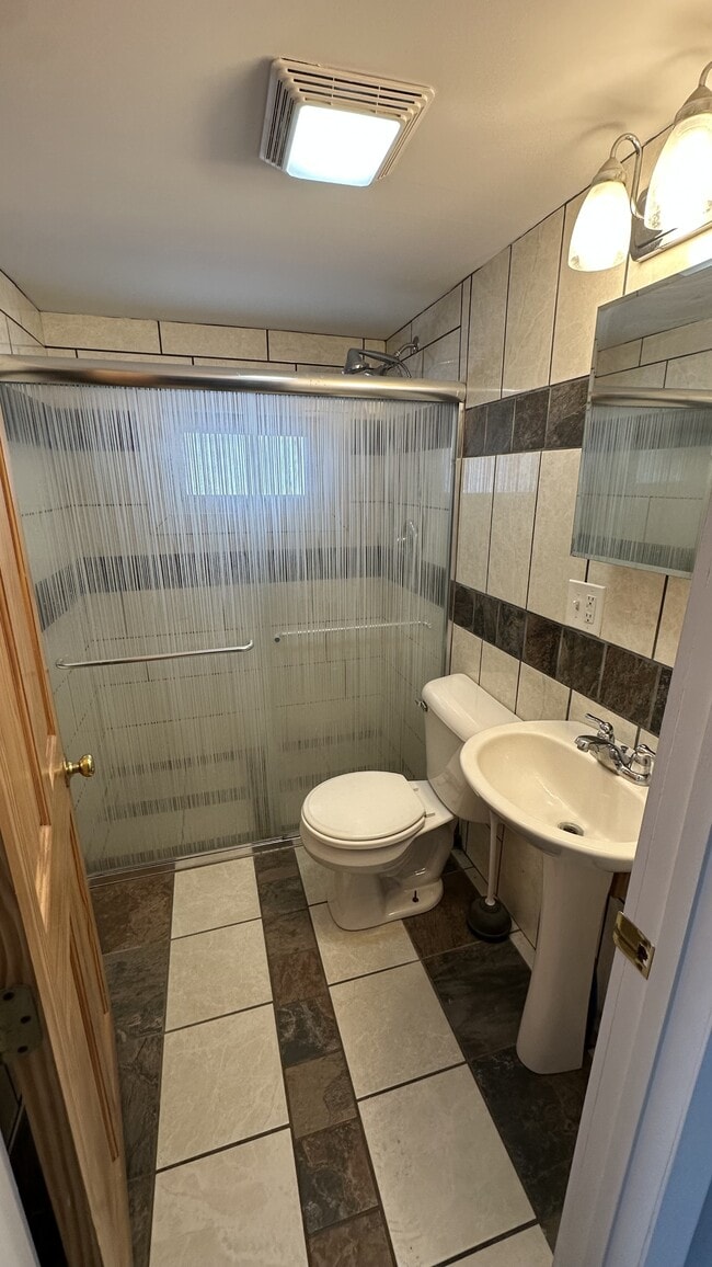 Building Photo - 2692 Union St