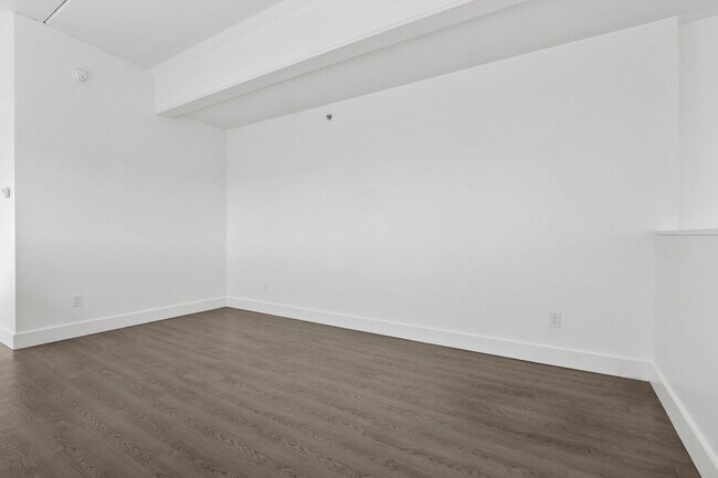 Building Photo - STUFF TO DO IN A SPACE FOR RENT