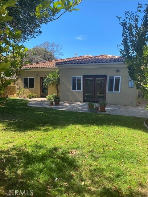 Building Photo - 848 Calle de Arboles