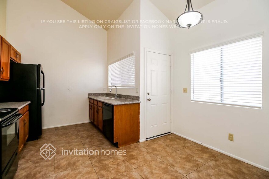 Building Photo - 11339 N 82nd Dr