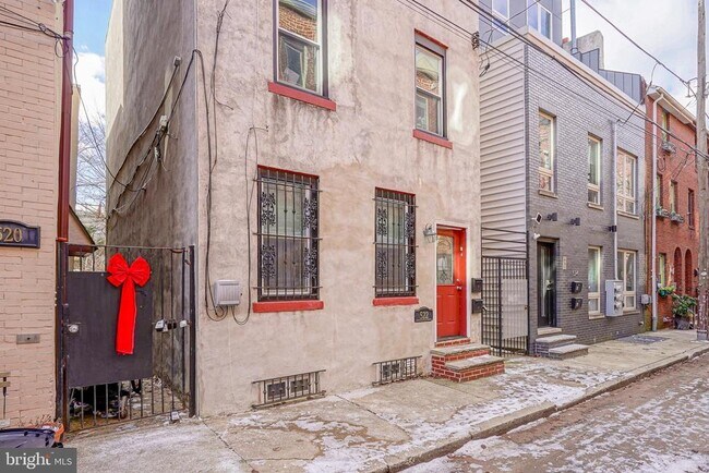 Building Photo - 522 Montrose St