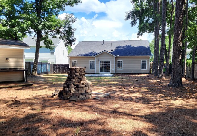 Building Photo - 8300 Neuse Hunter Dr