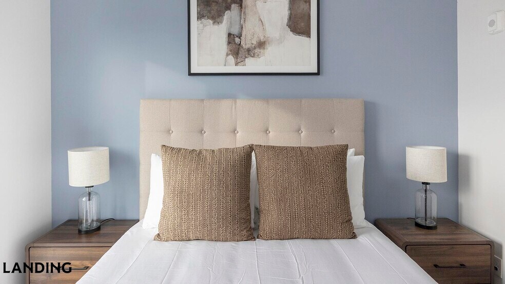 Building Photo - 707 S Farmer Ave