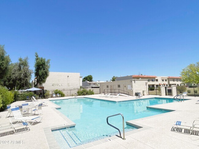 Building Photo - 6845 E Osborn Rd