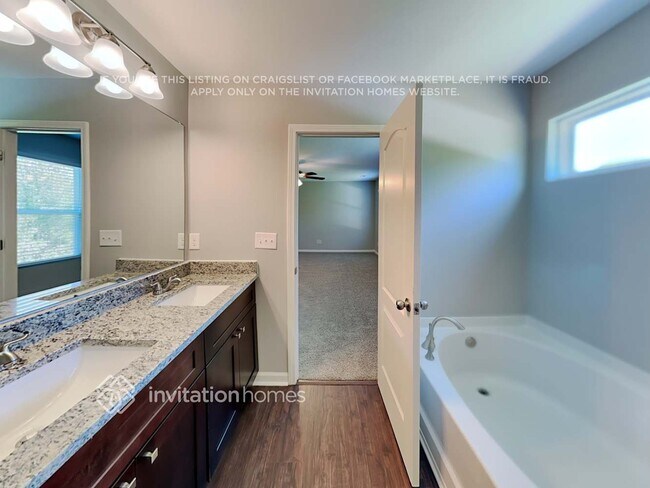 Building Photo - 9907 Paper Tree Rd