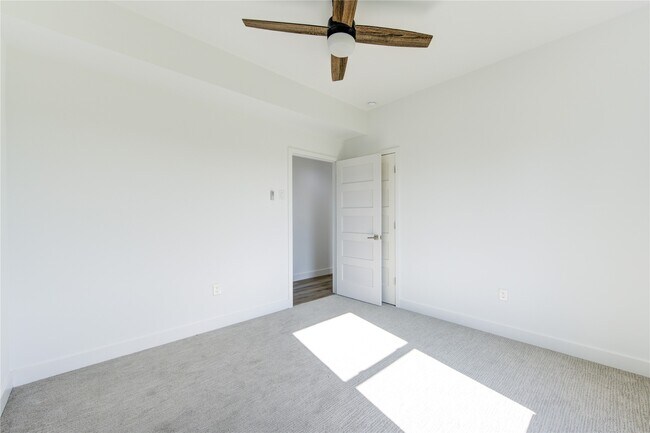 Building Photo - 21201 Scissor Tail Ln