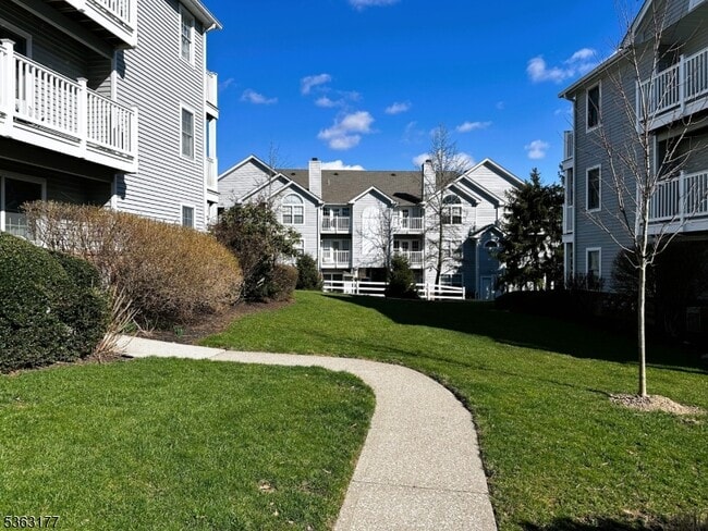 Building Photo - 42 Genoble Rd