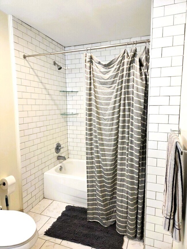 Building Photo - 511 N Broad St