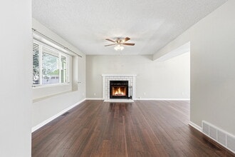 Building Photo - $2,695.95-4 Bed/ 3 Bath-Charming home in Colorado Springs with Central AC
