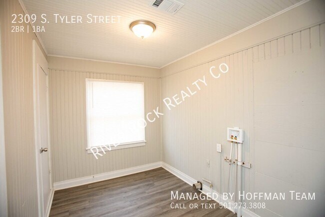 Building Photo - 2309 S Tyler St