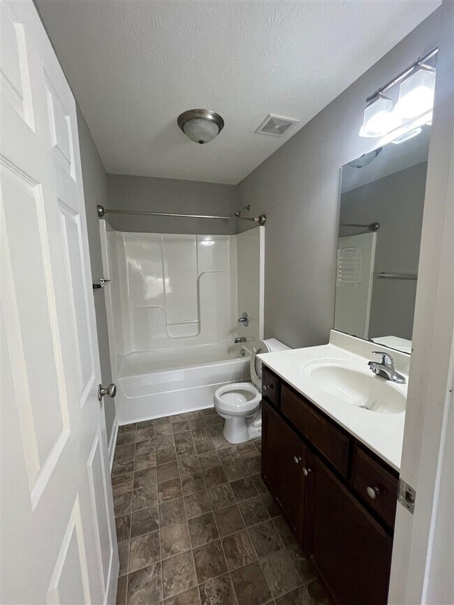 Building Photo - 279 Audley Ave