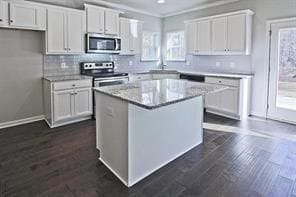 Building Photo - 1406 Weeping Tree Dr