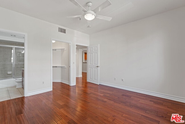 Building Photo - 107 N Swall Dr