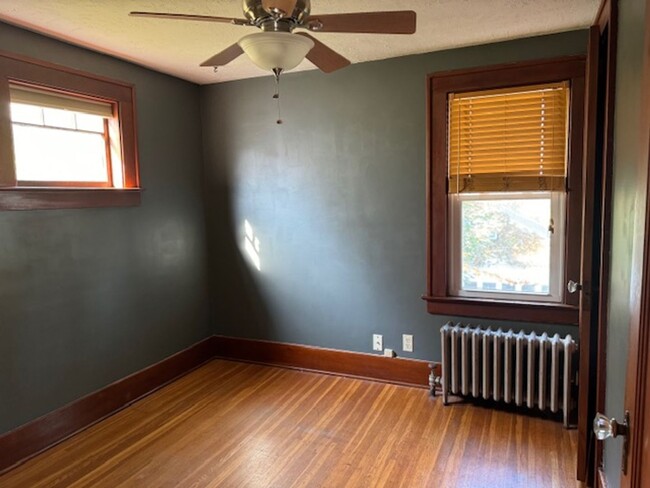 Building Photo - 3 Bedroom - Town of Irondequoit - 2 Car Ga...