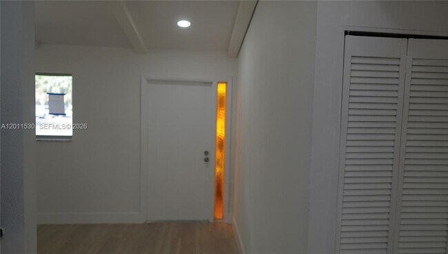 Building Photo - 10722 La Placida Dr
