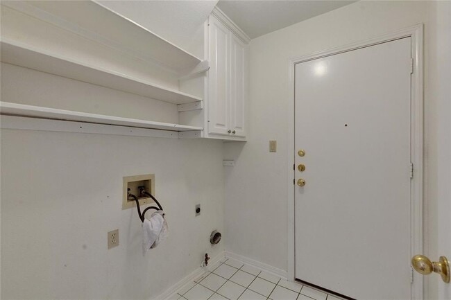 Building Photo - 5407 Merrywing Cir