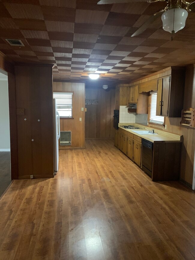 Building Photo - 506 Zetterower Rd