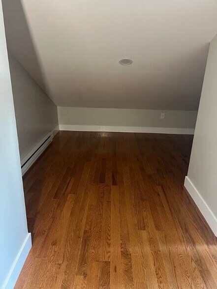 Building Photo - 478 Fabyan Pl