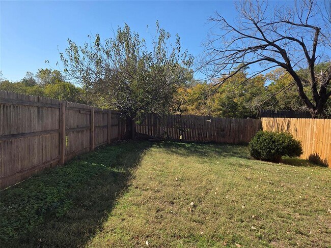 Building Photo - 317 Abilene Ave