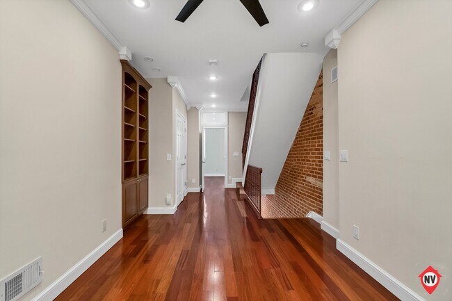 Building Photo - 3 Bedroom, 2.5 Bathroom Townhouse in Canton