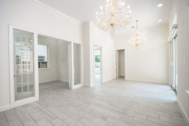 Building Photo - 422 Mignon Ln