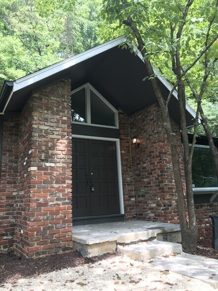 Building Photo - 246 Gum Hollow Rd