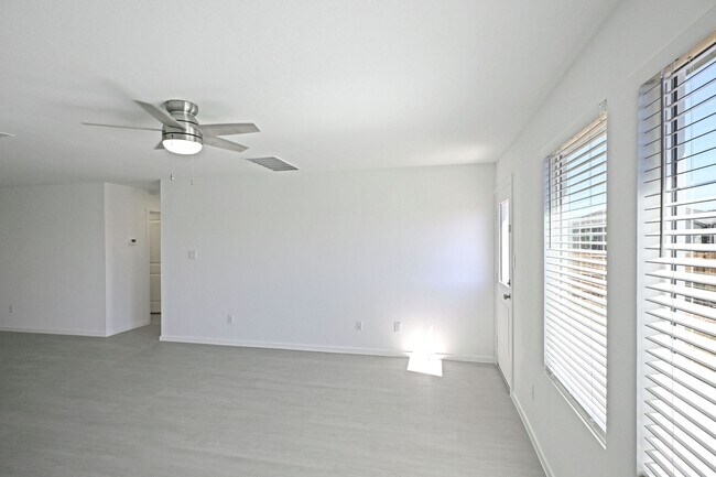 Building Photo - 1805 Stonechat