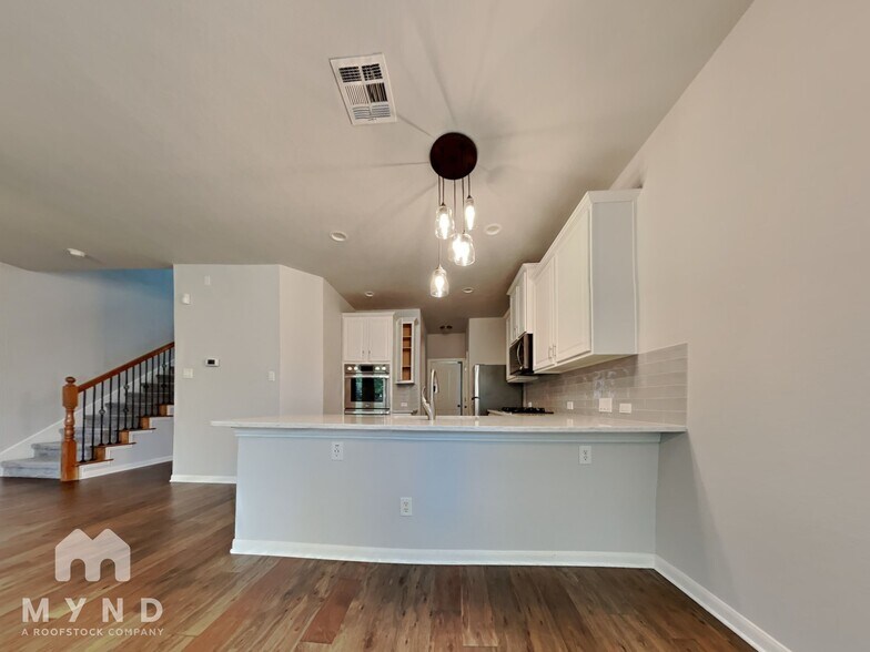 Building Photo - 8009 Levata Dr