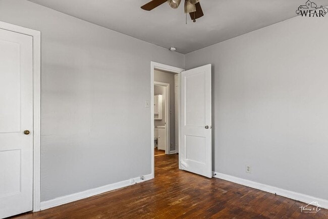 Building Photo - 1613 Hawes Ave