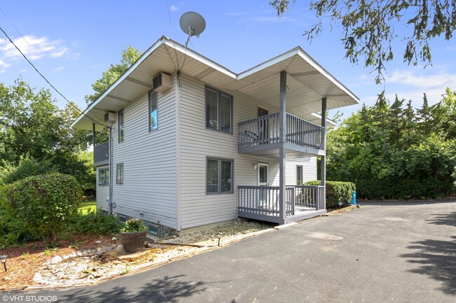 Building Photo - 25W375 Plank Rd