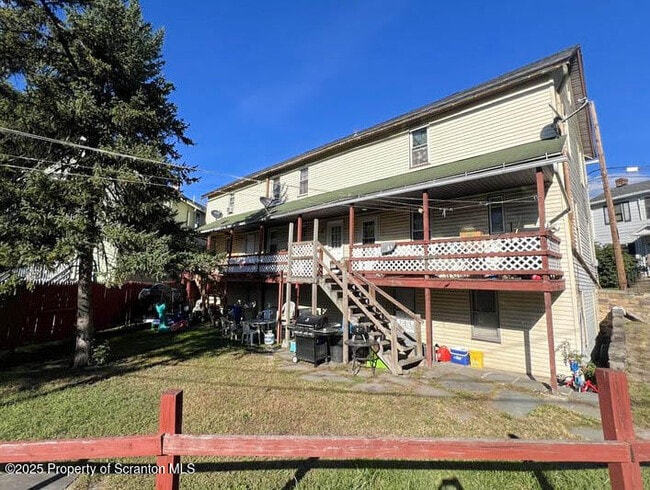 Primary Photo - 114 Green St