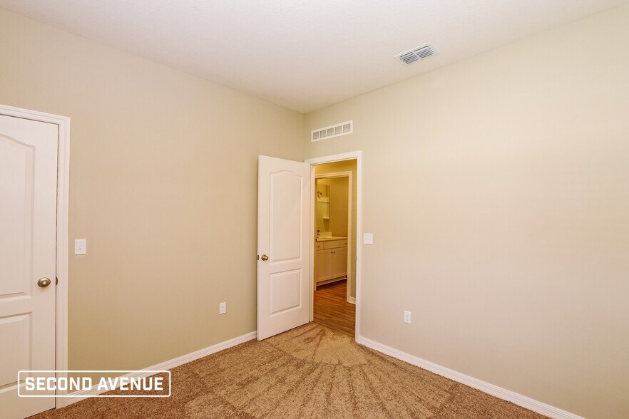 Building Photo - 512 Falcon Ridge Rd