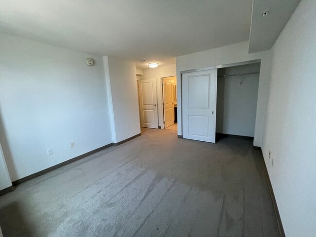 Building Photo - 988 Halekauwila St