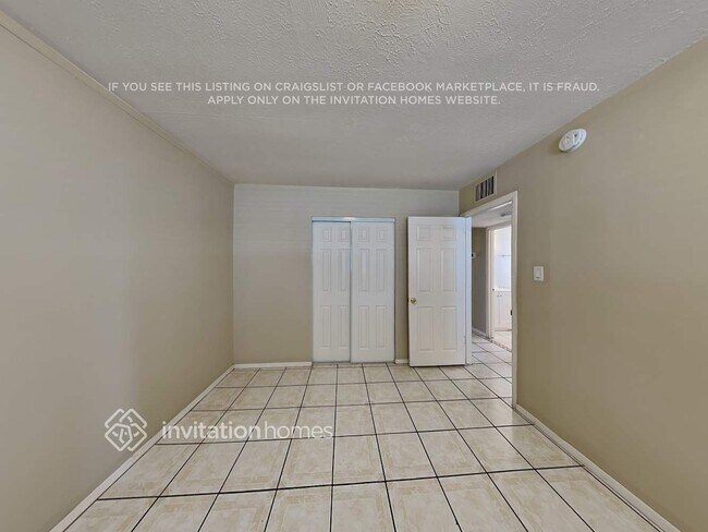 Building Photo - 5501 W Heatherbrae Dr