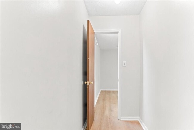 Building Photo - 102 Linwood Ct