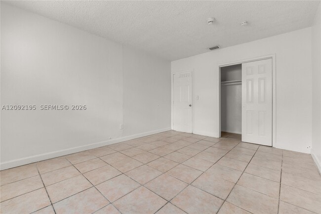 Building Photo - 6318 SW 25th St