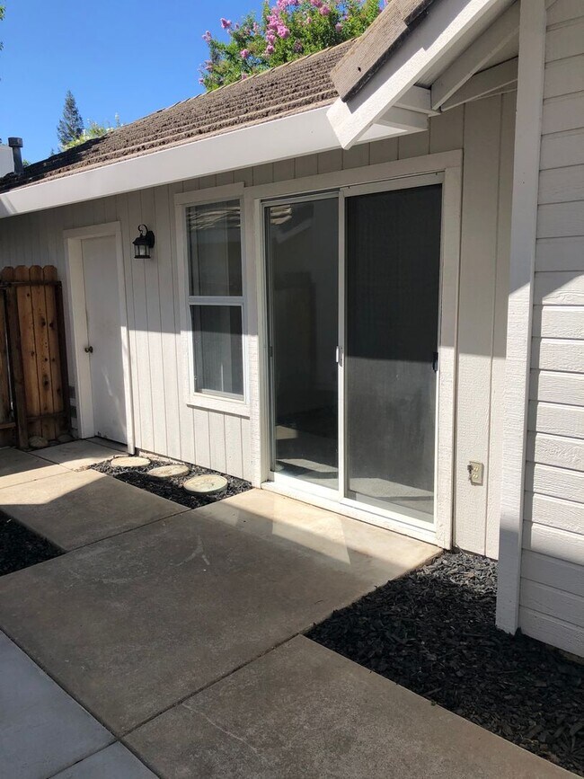 Building Photo - 310 Baird Dr