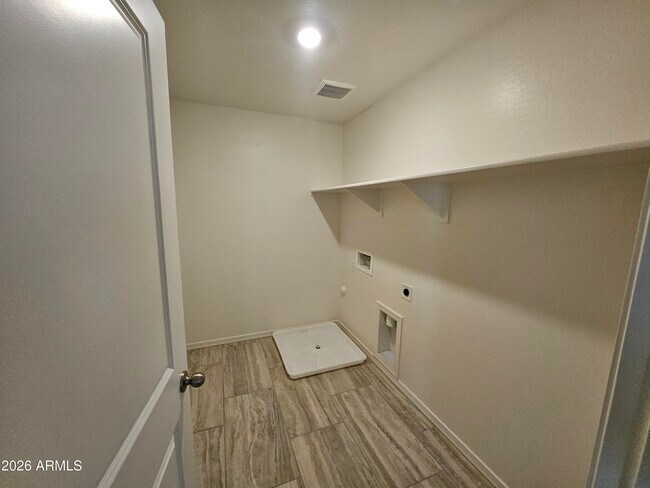 Building Photo - 3010 E Augusta Ave