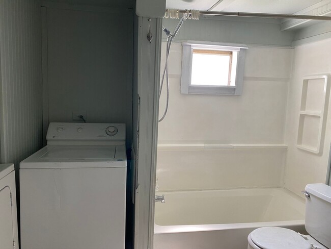 Building Photo - 474 Whitehall Rd