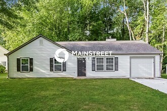 Building Photo - 3 Bedroom Pet-Friendly Home in REX, GA with Main Street Renewal