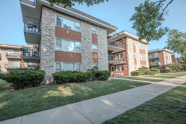 Building Photo - 4225 N Keystone Ave