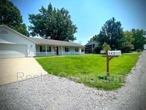Building Photo - 112 Stable Dr