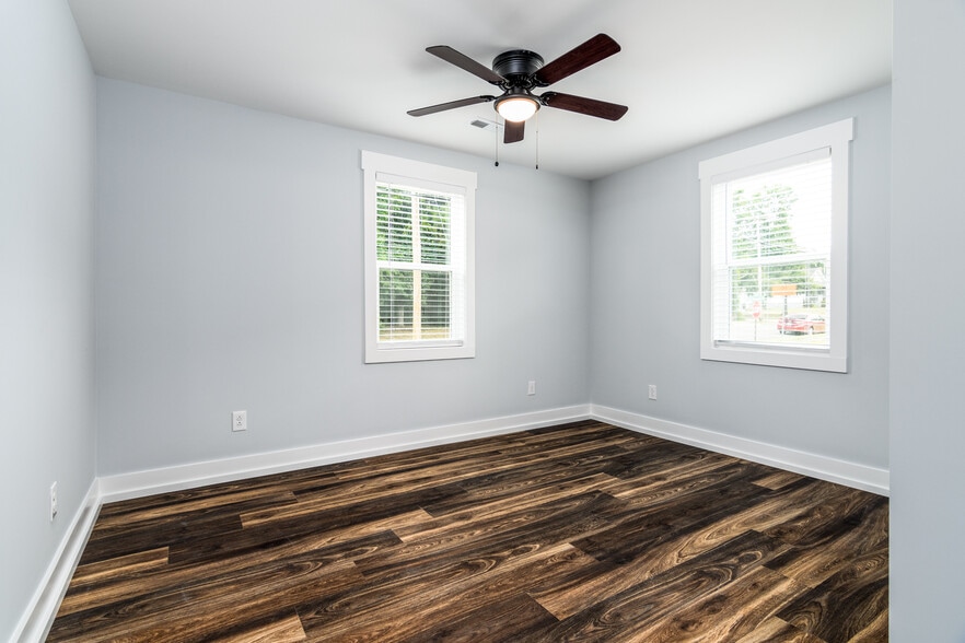 Master Bedroom - 503 Hampton St