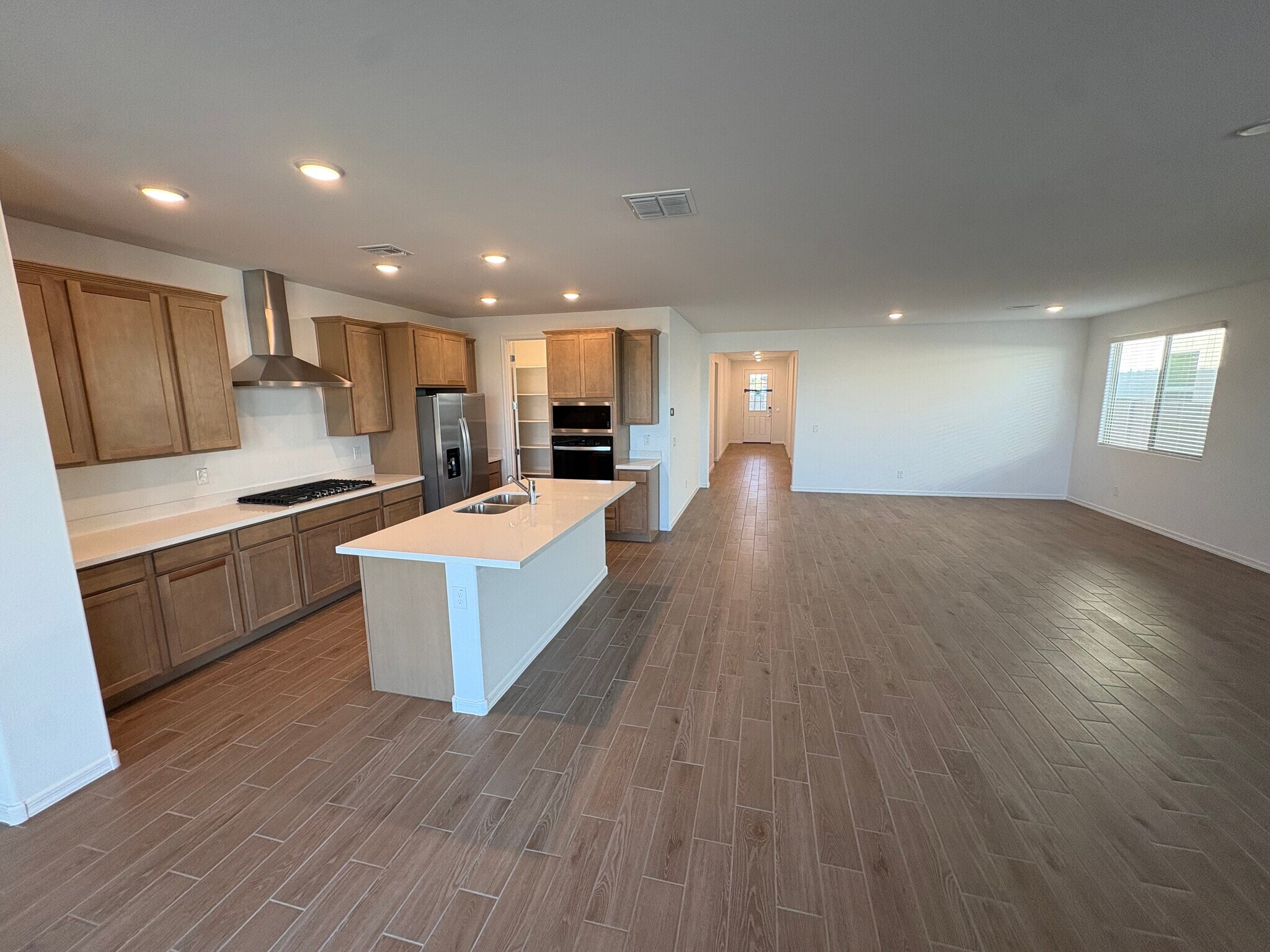 Building Photo - 675 W Riparian Dr