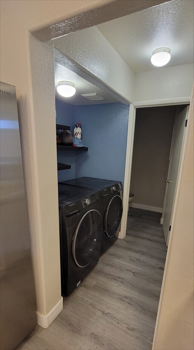 Building Photo - 6928 Oyster Shell Dr