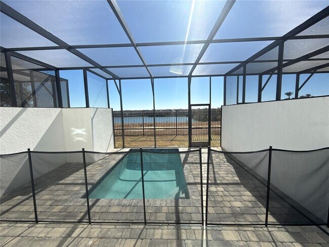 Building Photo - 420 Famagusta Dr