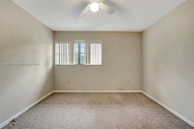 Building Photo - 1604 NE 151st St