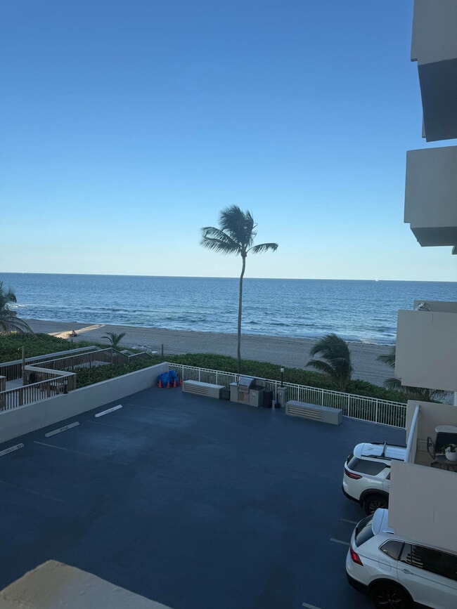 Building Photo - 3215 S Ocean Blvd