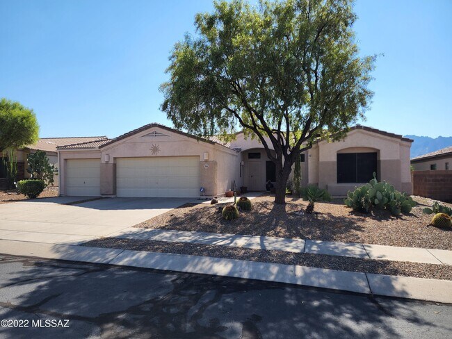 Building Photo - 11598 N Flat Iron Dr