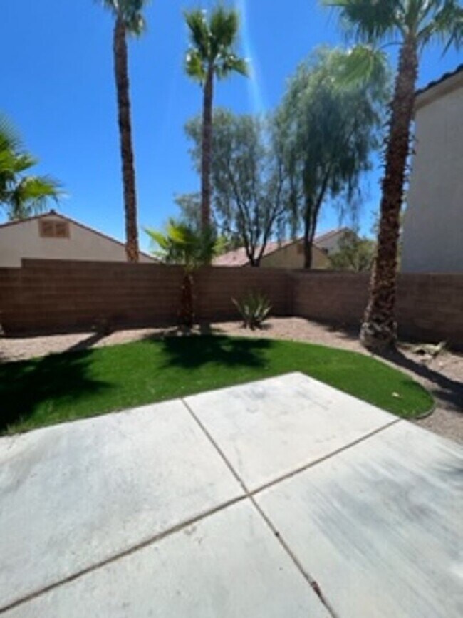 Building Photo - SOUTHERN HIGHLANDS BEAUTY!